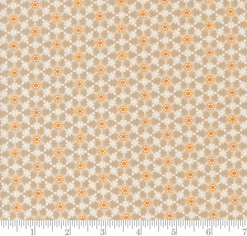 Roman Shade - Made with "Wreaths Blenders Flower - Smoke" fabric