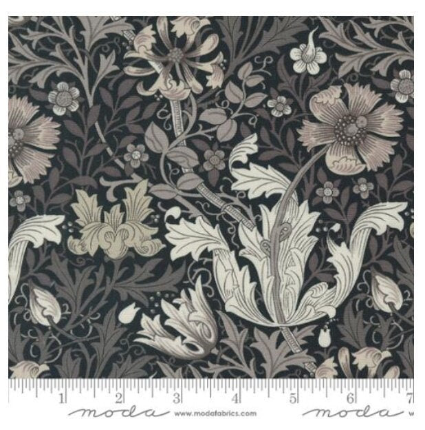 One Holiday Tree Skirt "Compton Florals Vines" fabric Ebony Suite By Barbara Brackman for Moda Fabrics. William Morris. Christmas Tree Decor