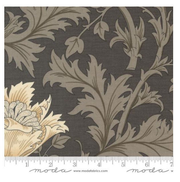 One Holiday Tree Skirt "Anemone Large Floral Charcoal" fabric Ebony Suite By Barbara Brackman for Moda Fabrics. William Morris. Christmas