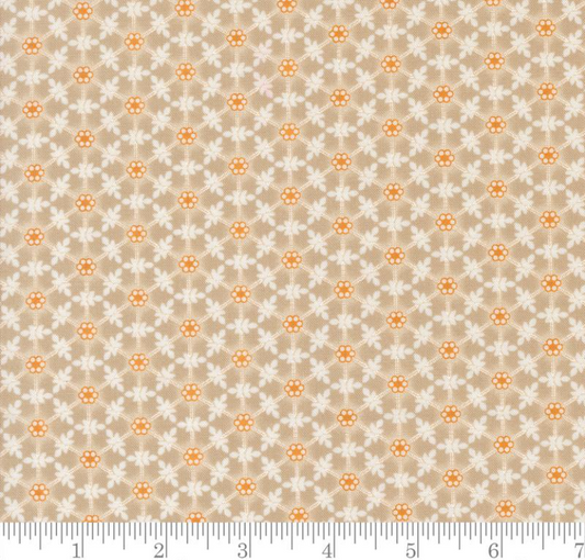 Roman Shade - Made with "Wreaths Blenders Flower - Smoke" fabric