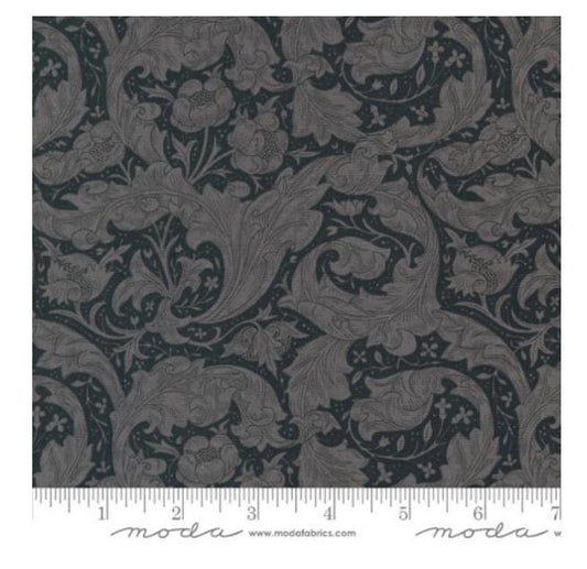 One Holiday Tree Skirt "Bachelors Button Florals Leaf" fabric Ebony Suite By Barbara Brackman for Moda Fabrics. William Morris. Christmas