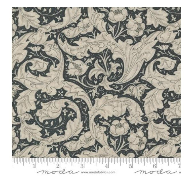One Holiday Tree Skirt "Bachelors Button Florals Leaf Porcelain" fabric Ebony Suite By Barbara Brackman for Moda Fabrics. William Morris