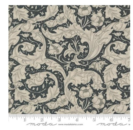 One Holiday Tree Skirt "Bachelors Button Florals Leaf Porcelain" fabric Ebony Suite By Barbara Brackman for Moda Fabrics. William Morris