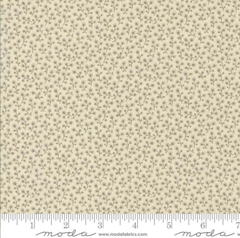 One Holiday Tree Skirt "Dauphine Blenders Pearl Roche" fabric Antoinette French General. Home Decor, handmade in Ohio