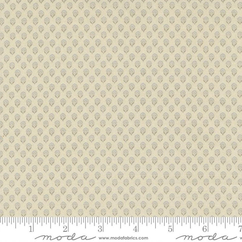 One Holiday Tree Skirt "Adelaide Blenders Foulard Pearl Roche" fabric Antoinette French General. Home Decor, handmade in Ohio